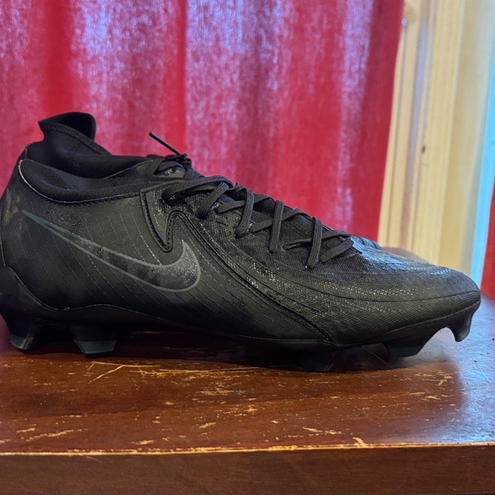 Nike Men's Black Athletic Cleats